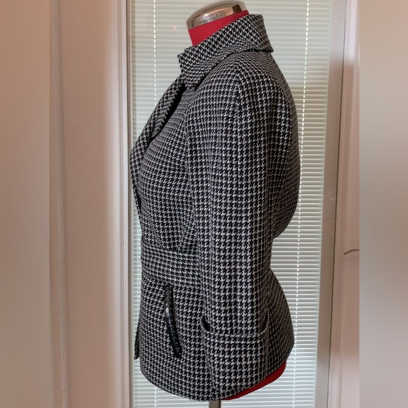 Antonio Melani 3 Button front Closure Size 6 - Picture 3 of 11